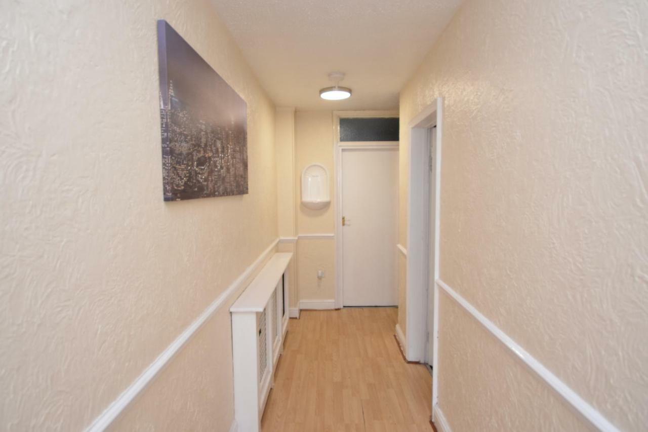 Four Bedroom Townhouse 12 Minutes Walk To Excel Exhibition Centre Londres Exterior foto
