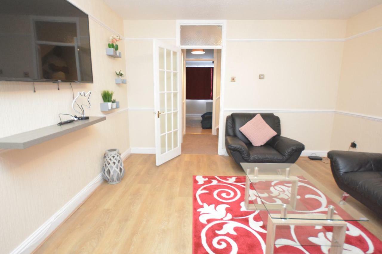 Four Bedroom Townhouse 12 Minutes Walk To Excel Exhibition Centre Londres Exterior foto