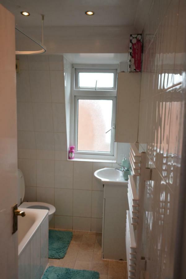 Four Bedroom Townhouse 12 Minutes Walk To Excel Exhibition Centre Londres Exterior foto