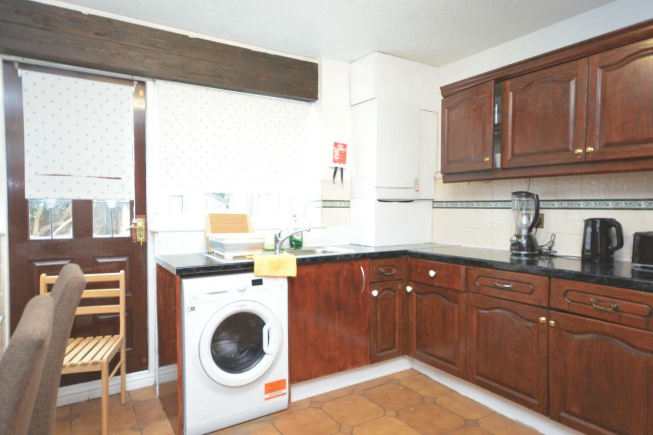 Four Bedroom Townhouse 12 Minutes Walk To Excel Exhibition Centre Londres Exterior foto